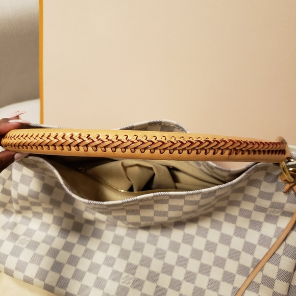 Almost new!! Gorgeous Artsy MM - Picture 3 of 10